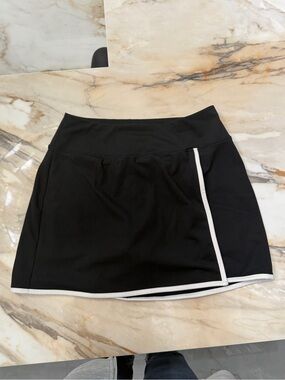 Wild fable butterbliss Black Women's Athletic Skort with White Trim